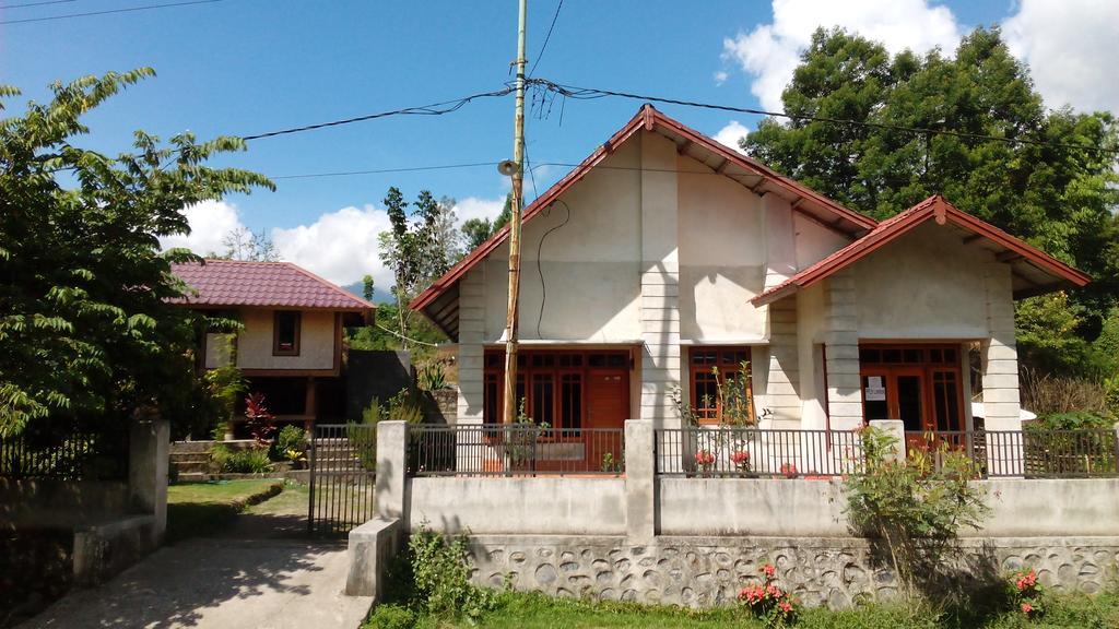Radiya Guesthouse サンバラン・ラワン エクステリア 写真