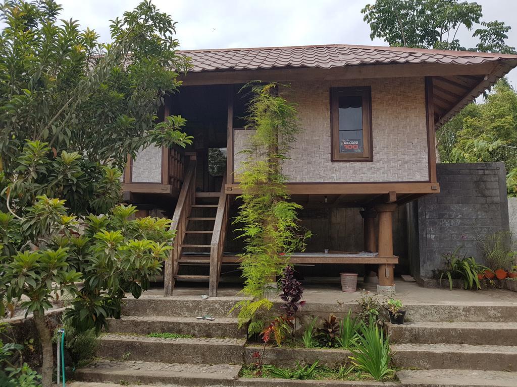 Radiya Guesthouse サンバラン・ラワン エクステリア 写真